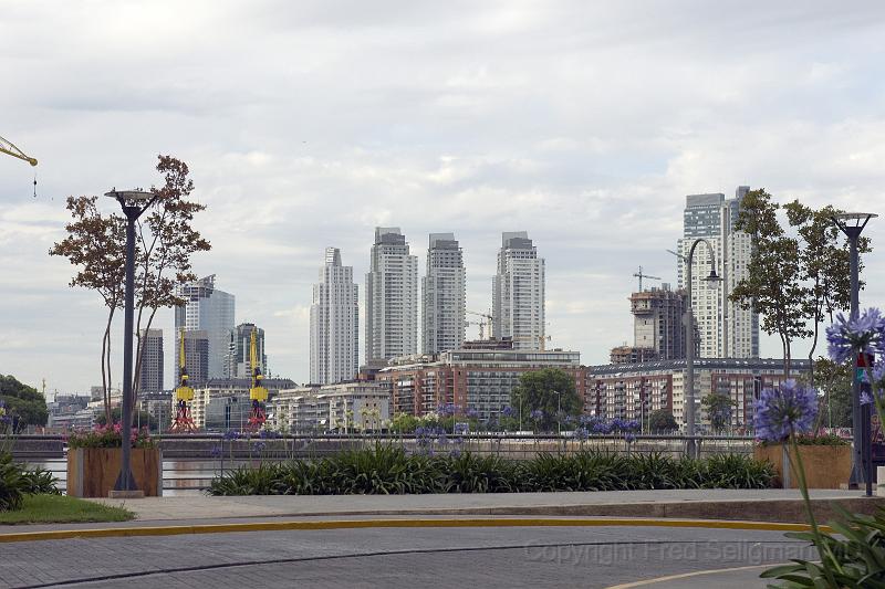 20071201_173812  D200 4000X2667.jpg - Newer buildings of Buenos Aires as seen from Puerto Madero